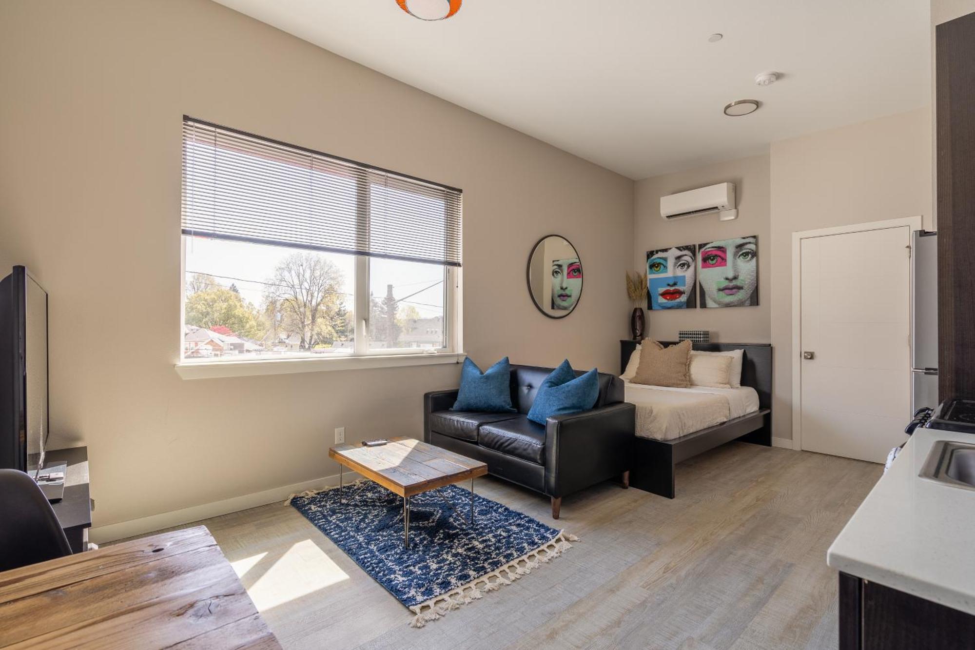 Sunny Studio Apartment - Food Carts, Coffee & Bars ポートランド エクステリア 写真