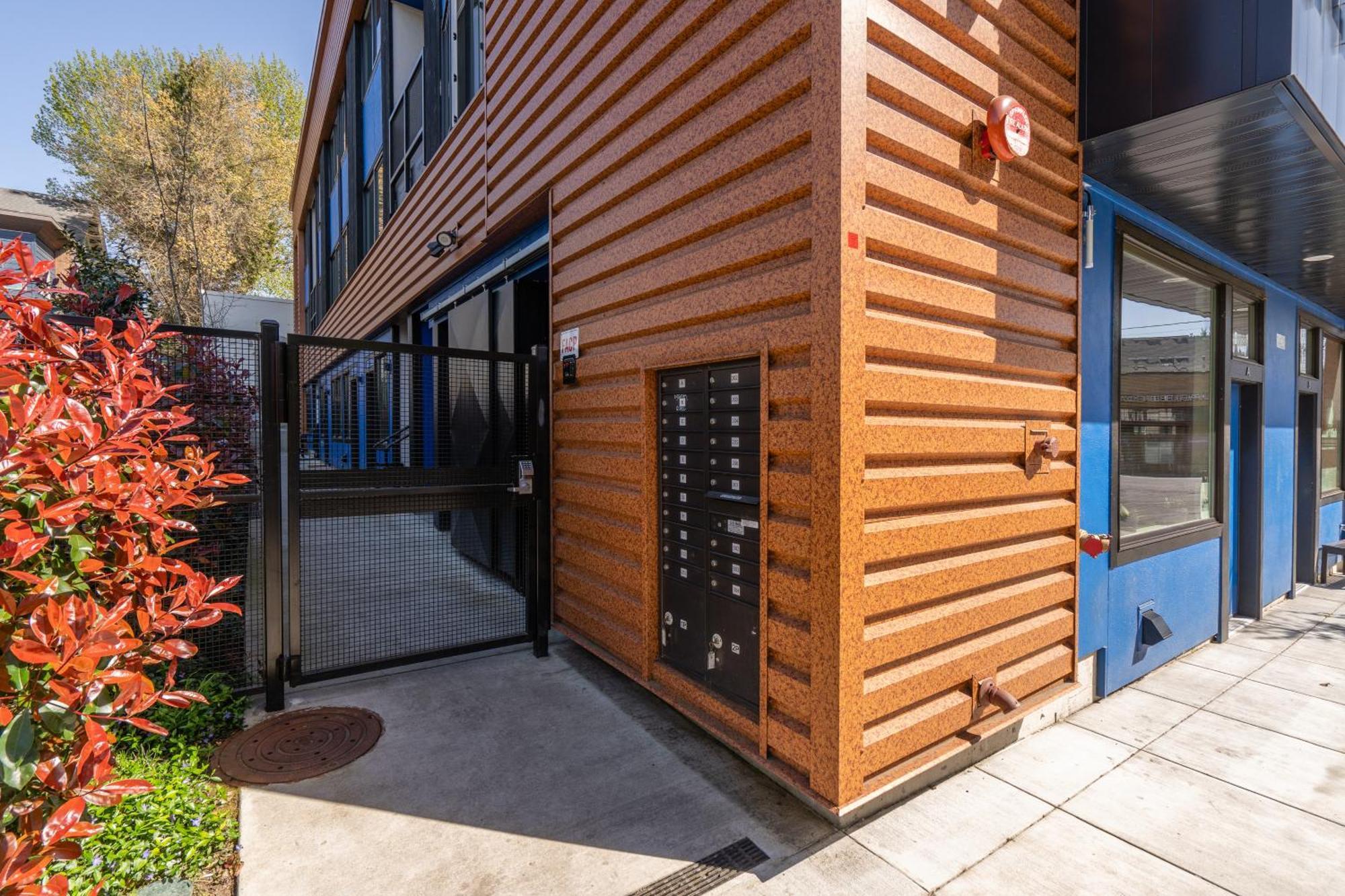 Sunny Studio Apartment - Food Carts, Coffee & Bars ポートランド エクステリア 写真