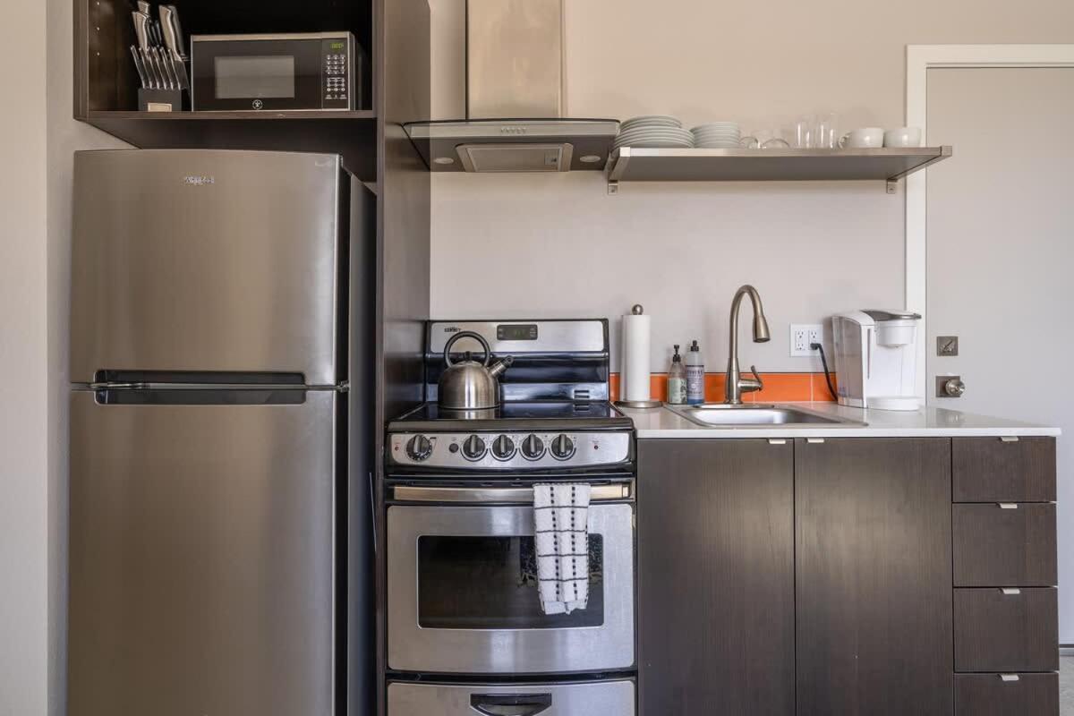 Sunny Studio Apartment - Food Carts, Coffee & Bars ポートランド エクステリア 写真